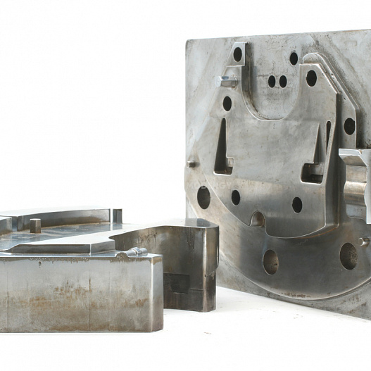 Molds for electrically insulating materials