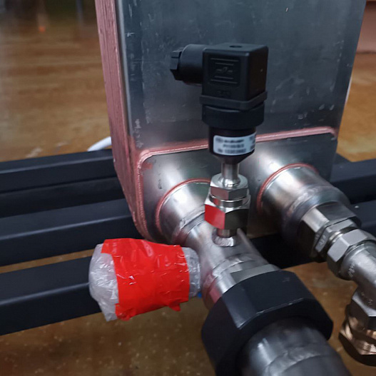 Connecting branch threads of stainless steel