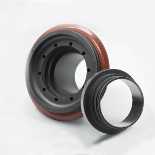 Globe valves with rubber piston seals