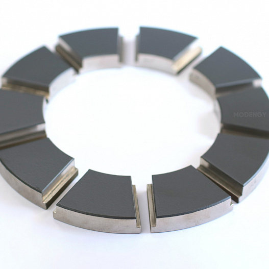 Thrust plain bearing pads
